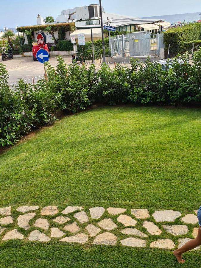 La Pioggia Nel Pineto Apartment กาเอตา ภายนอก รูปภาพ