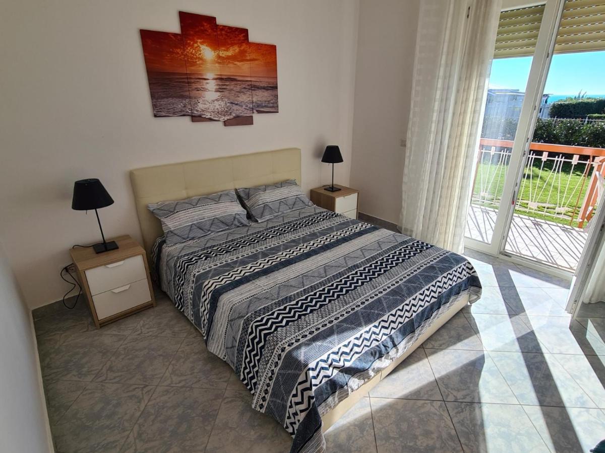 La Pioggia Nel Pineto Apartment กาเอตา ภายนอก รูปภาพ